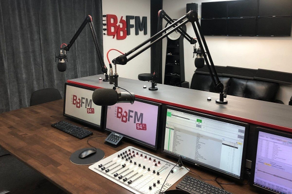 Ako sa vyberá hudba do našich playlistov a aké plány má BB FM rádio na rok 2022?
