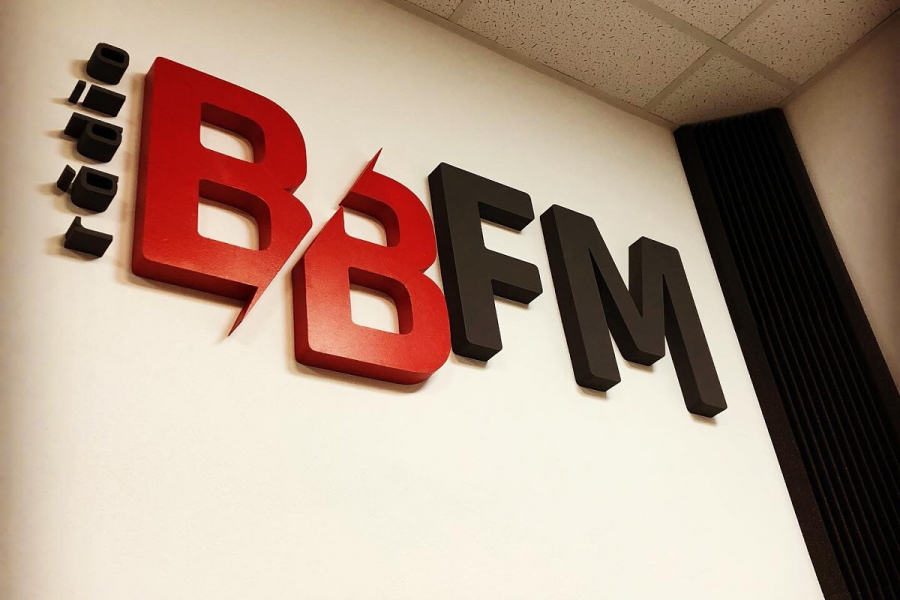 Staňte sa členom tímu BB FM rádia - hľadáme moderátora spravodajstva