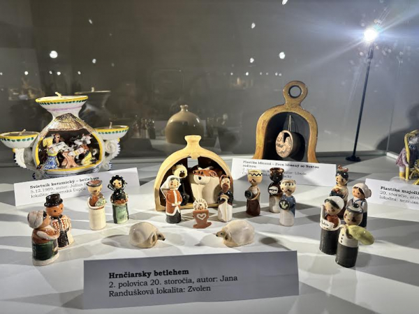 Výstava SSM V meste Betleme ponúka na obdiv viac ako dvadsiatku betlehemov rôznych veľkostí a materiálov